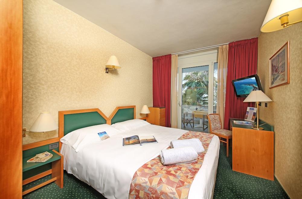 Hotel Nettuno バルドリーノ エクステリア 写真